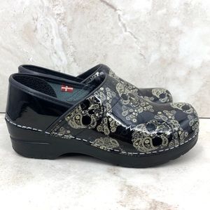 Sanita Clogs Skull Paisley Print Black White 36/5